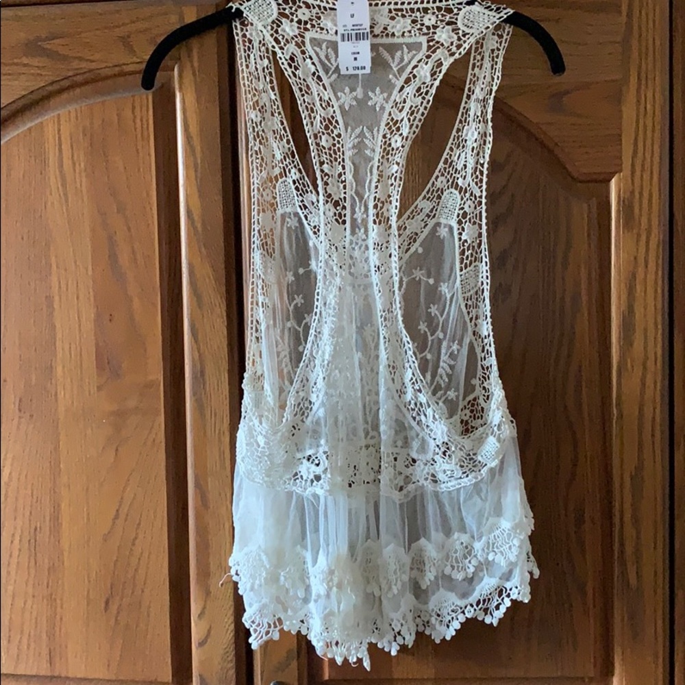 Beautiful top! - Picture 3 of 5